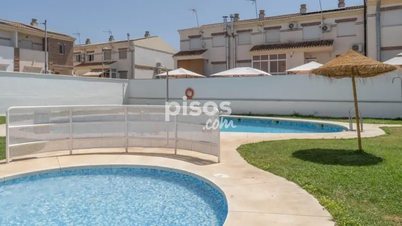 Adosado en venta Belicena piscina garaje 4 dormitorios