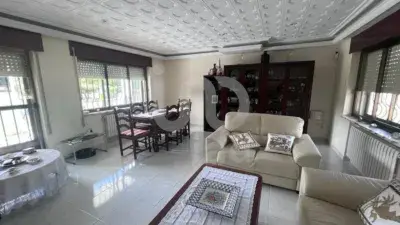 Chalet en venta en Páramo Leonés