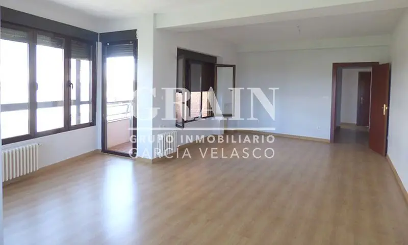 Venta Piso Soleado en Hospital Albacete 140m2 Reformado