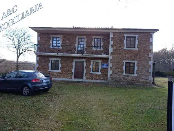 Casa en Venta cerca de Lugo 4 Dormitorios 3 Baños