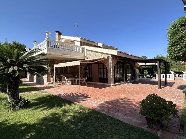 Villa de Lujo 5 Dormitorios Elche Piscina Jardin
