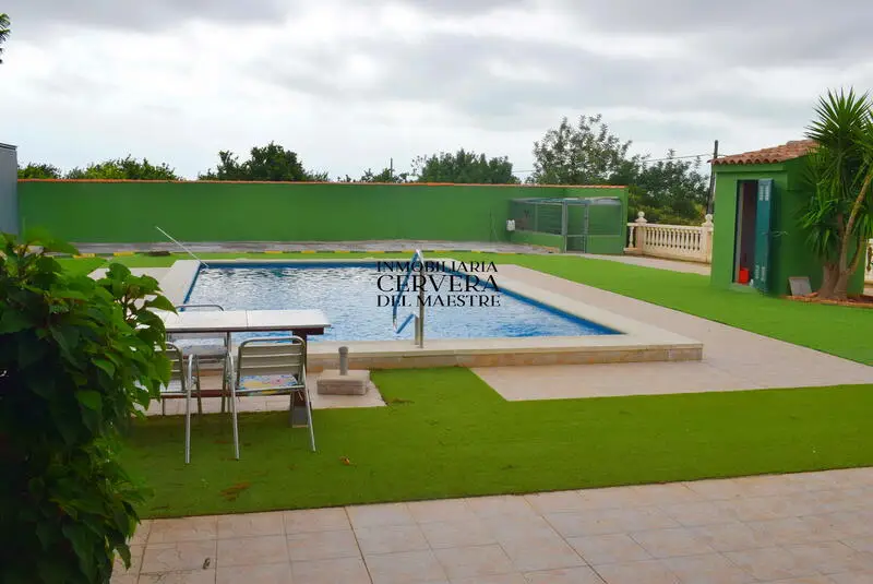 Chalet en Vinaròs con Piscina y Huerto 230m2
