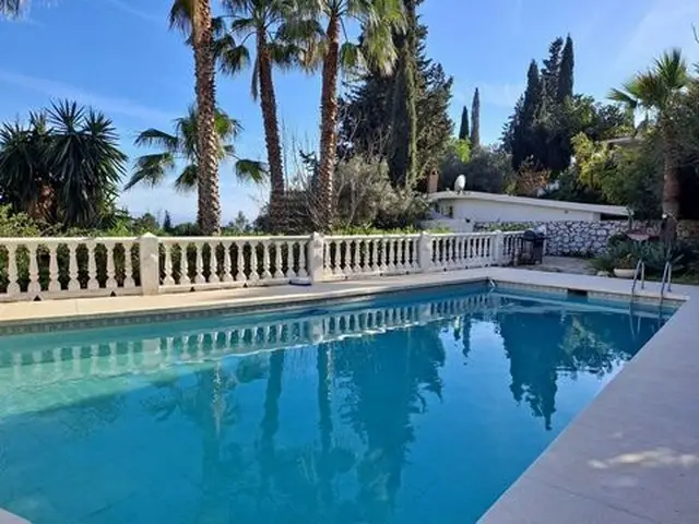 Casa-Villa de 6 Dormitorios en venta Mijas, España