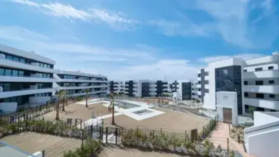 Apartamento en venta en Higueron Fuengirola con jardin y terraza