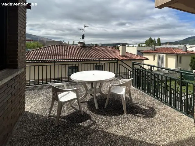 Chalet independiente en Beriain con piscina y fronton