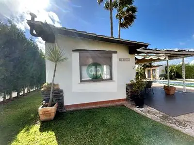 Casa Aislada 450m² con Piscina y Bodega en URB GOLF GUADIANA