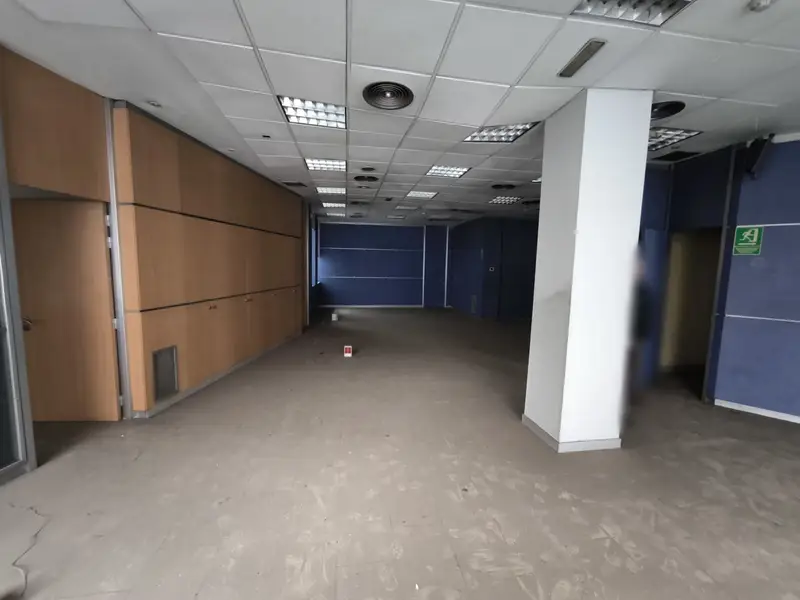 Venta Local Comercial Seis de Junio Valdepe

ñas 266m2