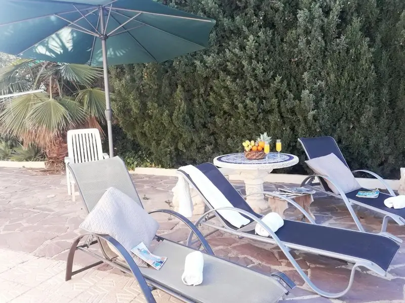 Villa for rent in Calpe with 3 bedrooms for long-term lease.