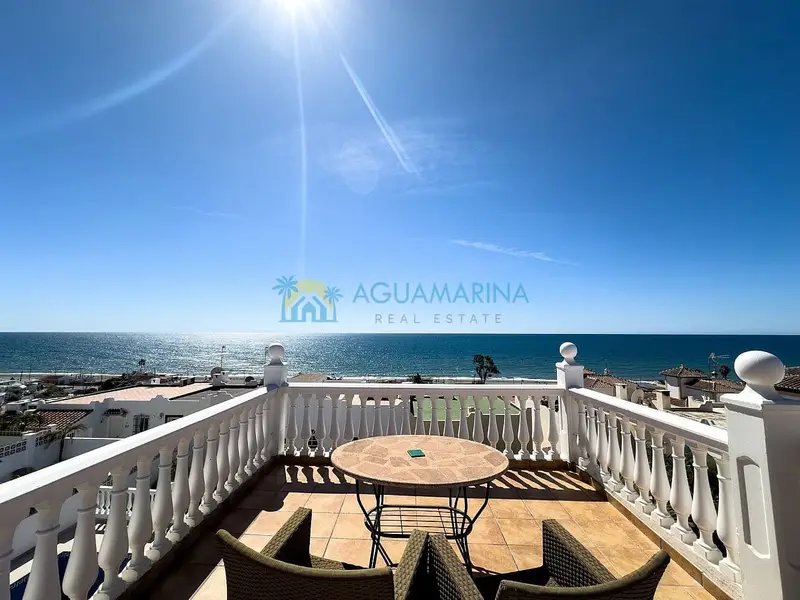 Casa Adosada en Torrox con Vistas al Mar