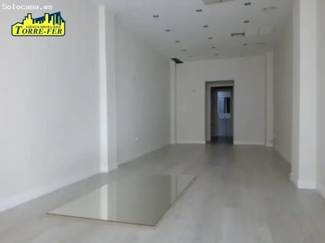 Local Comercial en Almer")a: 52m², Oficina, Tienda