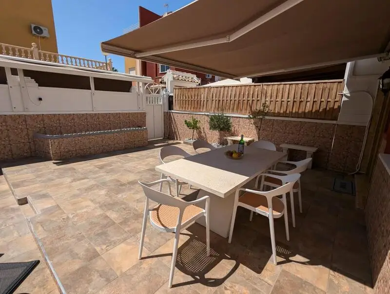 Villa en Venta Playa Flamenca Impecable Estado Cerca de la Playa