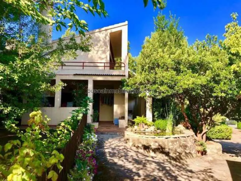 Villa de Lujo en Venta en Alcora Castellon