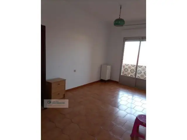 Piso Necesita Mejoras Cuatro Habitaciones Amplio Cerca Centro