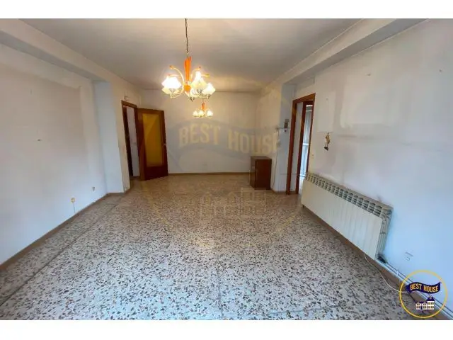 Amplio piso en La Fuente del Oro Cuenca 4 habitaciones 2 ba
Años