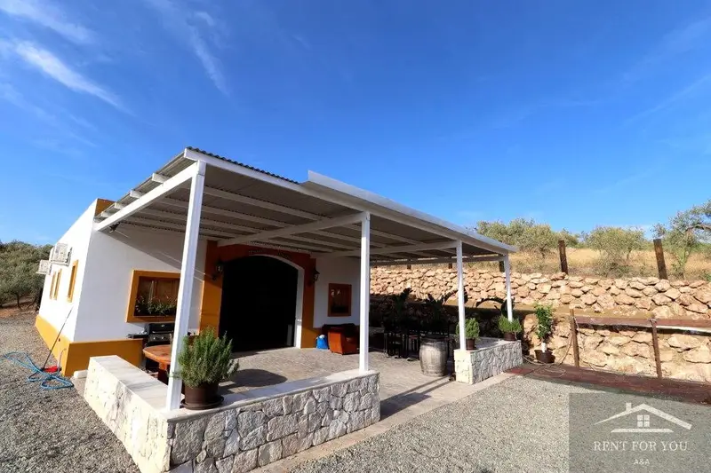 Finca Rural con Establos cerca de Guaro Malaga