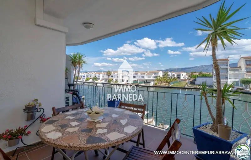 Piso en venta en Empuriabrava 2 dormitorios terraza