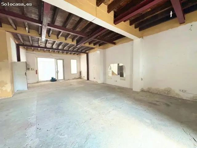 Local Comercial en Inca: 320m² + Terraza 70m² - Oportunidad de Inversión