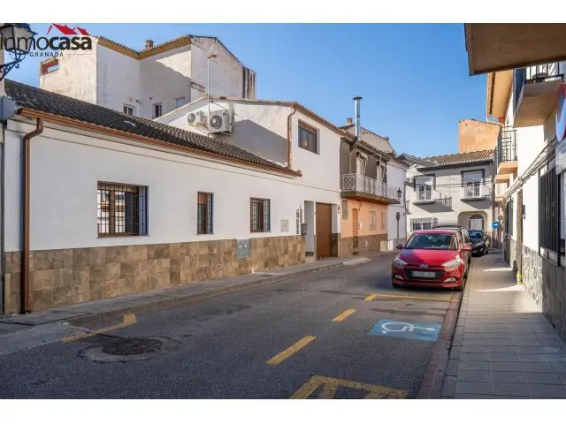 Adosado en La Zubia con Apartamento Independiente