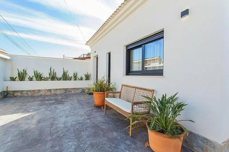 Villa en venta Torrevieja El Chaparral 3 dormitorios piscina privada
