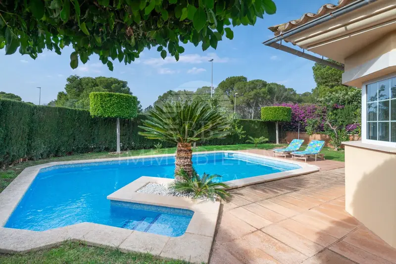 Chalet en Venta Puig de Ros Mallorca con Piscina y Sistema Fotovoltaico