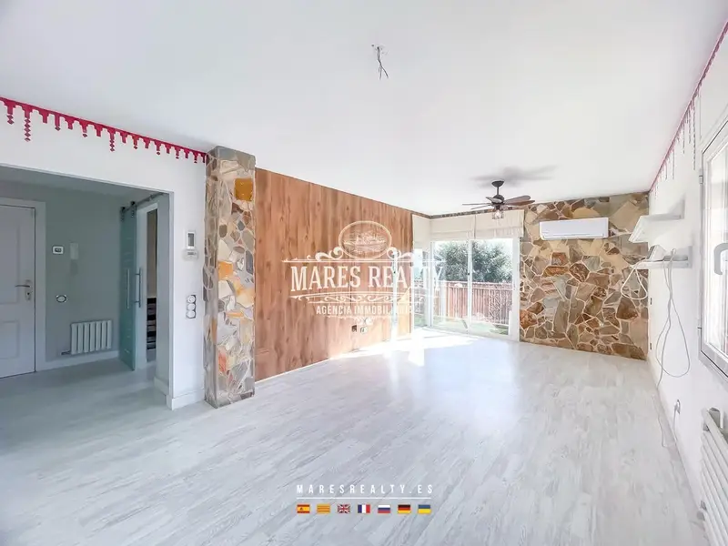 Piso en venta en Sant Pol de Mar con vistas al mar y parking