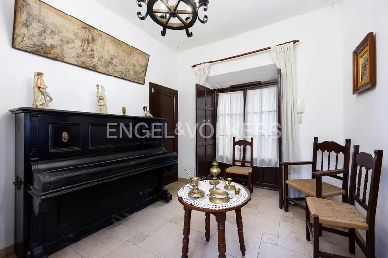 Casa Señorial Jerez 1910 283m2 9 habitaciones Gran Patio Garaje