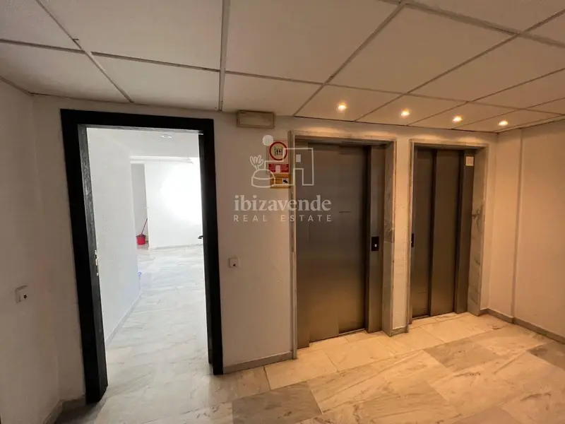 Oficina en Alquiler Ibiza 40m2  Excelente Ubicacion