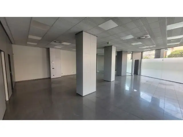 Viviendas y Local Comercial en Venta