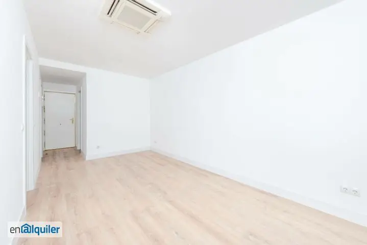 Alquiler Piso Madrid: Bajo con Terraza, Garaje y Piscina
