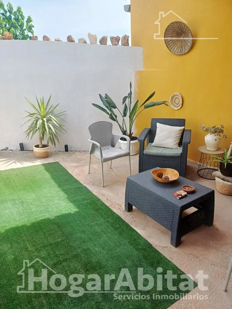 Chalet en Borriol con 3 dormitorios y jardin grande