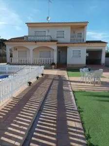 Casa con Piscina 4 Dormitorios Els Massos El Vendrell