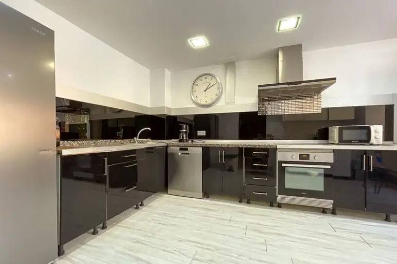 5 Bedroom Townhouse For Rent in Nueva Andalucía