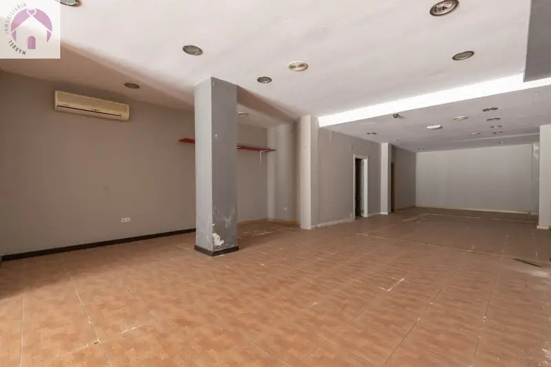 Venta Local comercial en Jardines, Armilla - Ref: IN-1522