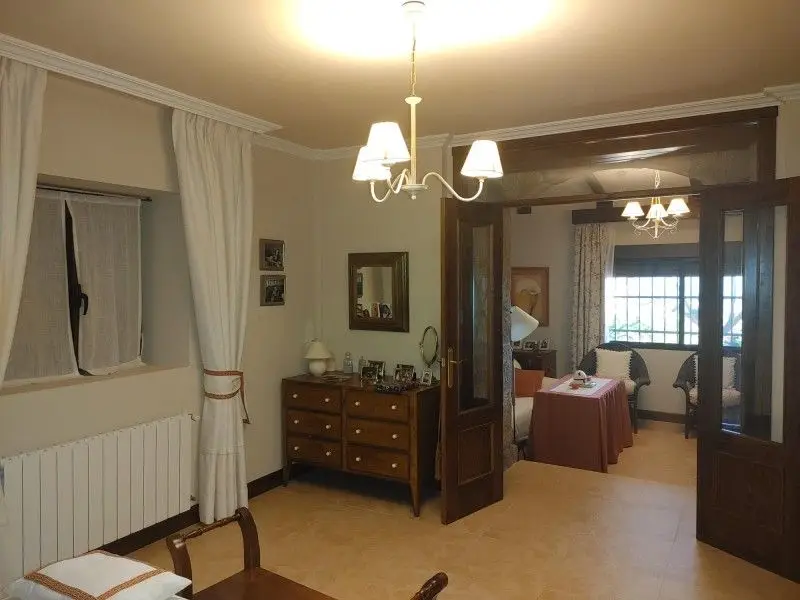 Venta Casa con Garaje en Villamiel 300m2
