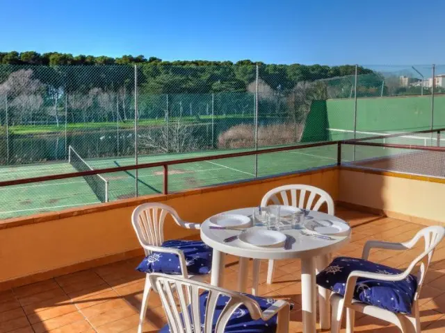 Apartamento 2 Dormitorios L Escala Playa Cercana