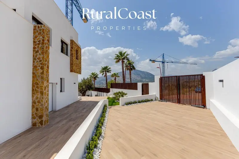 Chalet en Venta Finestrat 3 Dormitorios Piscina Jardin