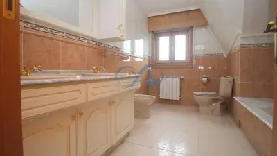 Chalet en Venta Bergondo 360m2 5000m2 Parcela