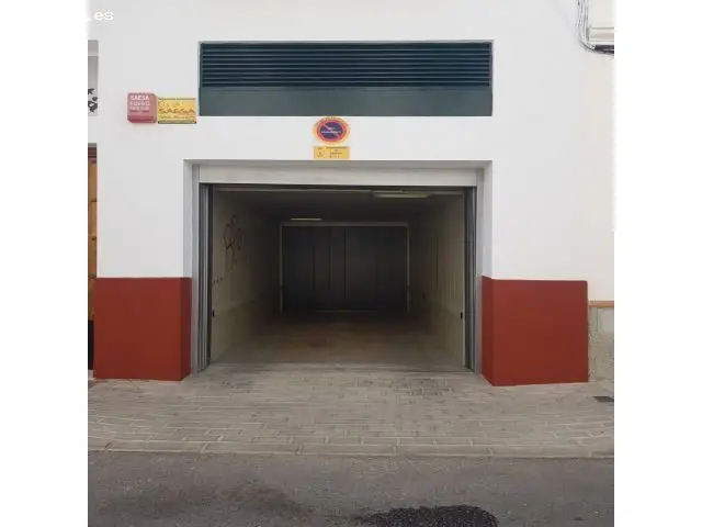 Garaje cómodo y seguro con elevador automático