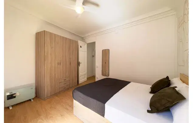 Habitaci

ón 134m

² Barcelona Alquiler Media Larga Duraci

ón