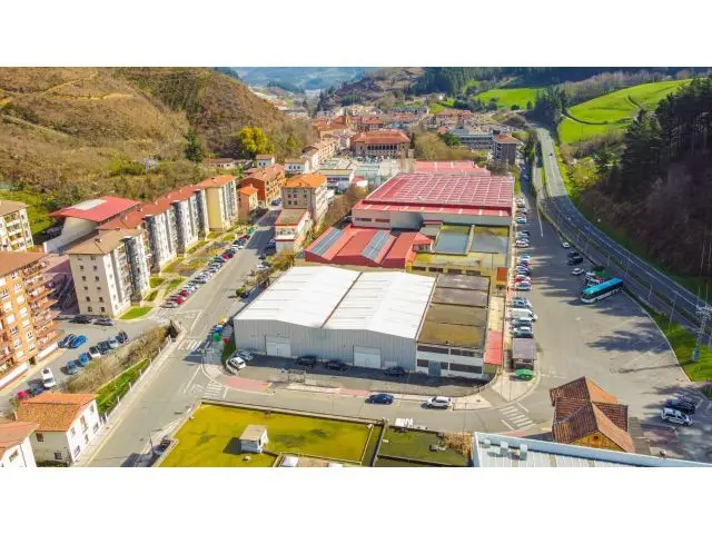 Nave Industrial en Eskoriatza 2408 m2