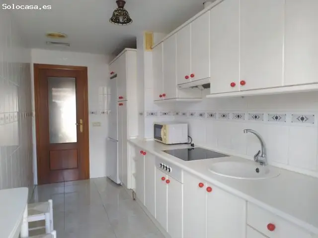 Piso en Urbanizacion Privada con Piscina y Plaza de Aparcamiento