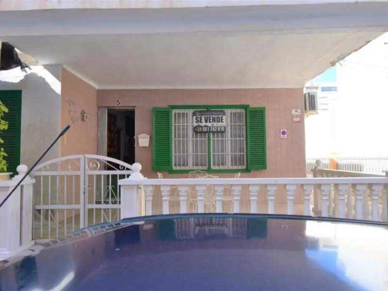 Solar en Torrevieja cerca de la playa Los Locos