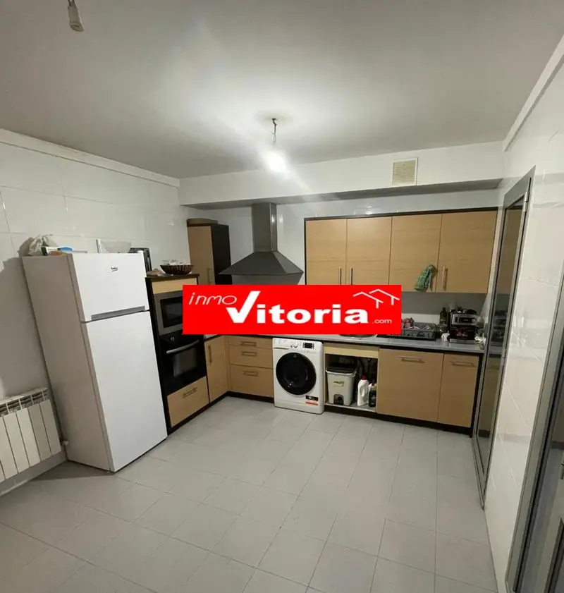 Venta Piso VPO Zabalgana Vitoria Gasteiz 3 Dormitorios Garaje Trastero