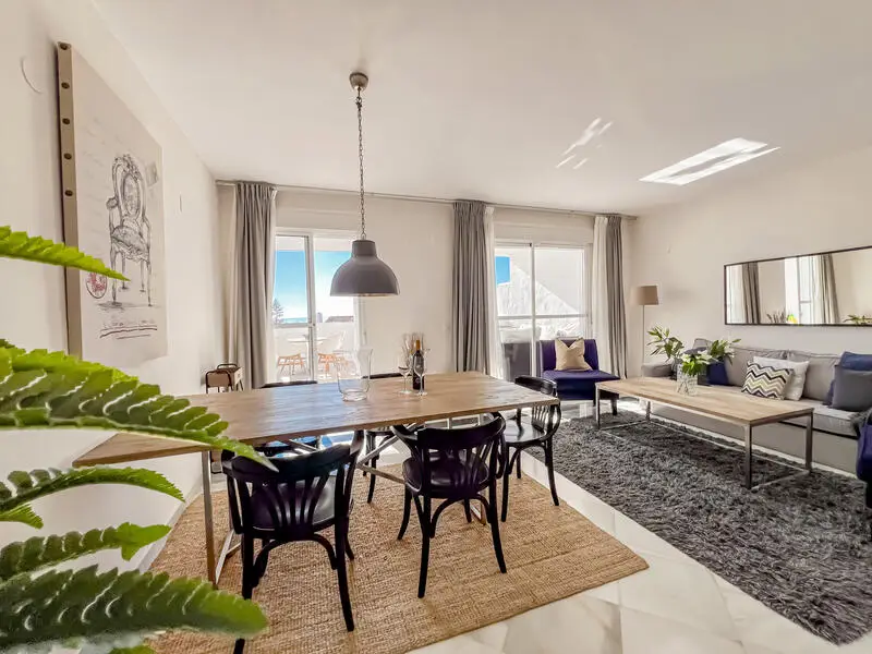 Dúplex Ático en Nueva Andalucía Vistas al Mar 2 Dormitorios