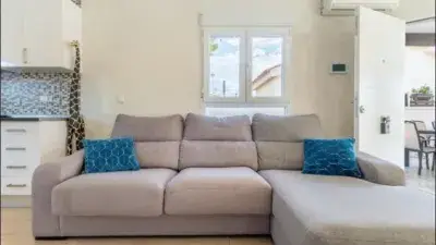 Casa en Alquiler Torrevieja: 2 Dormitorios, Piscina Privada