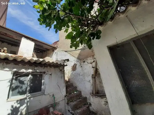 Casa Con Patio Para Reformar en Casar de Caceres