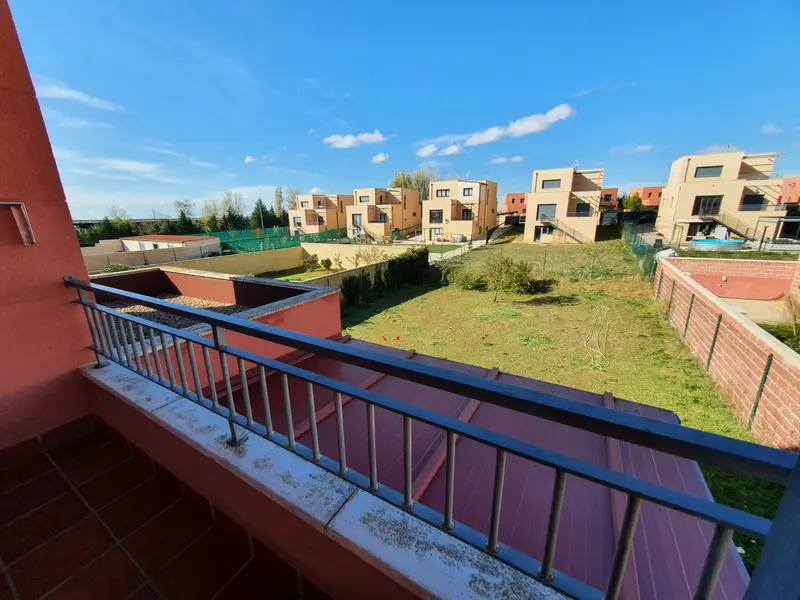 Chalet con Chimenea en Grijota 600m2