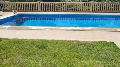 Chalet en Venta en Campodon con Piscina y Jardin