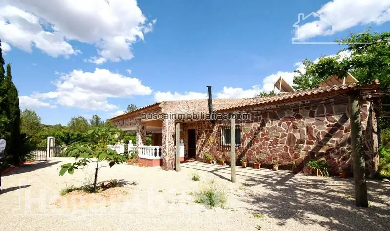 Chalet en venta en Chiva