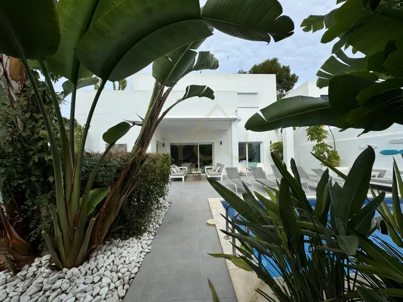Villa de Lujo en Benimeli con Piscina a 500m de la Playa